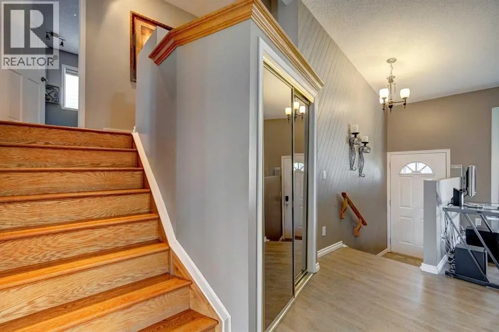 116 Macewan Ridge Close NW
