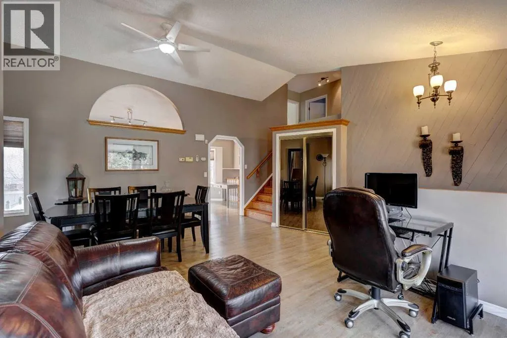 116 Macewan Ridge Close NW