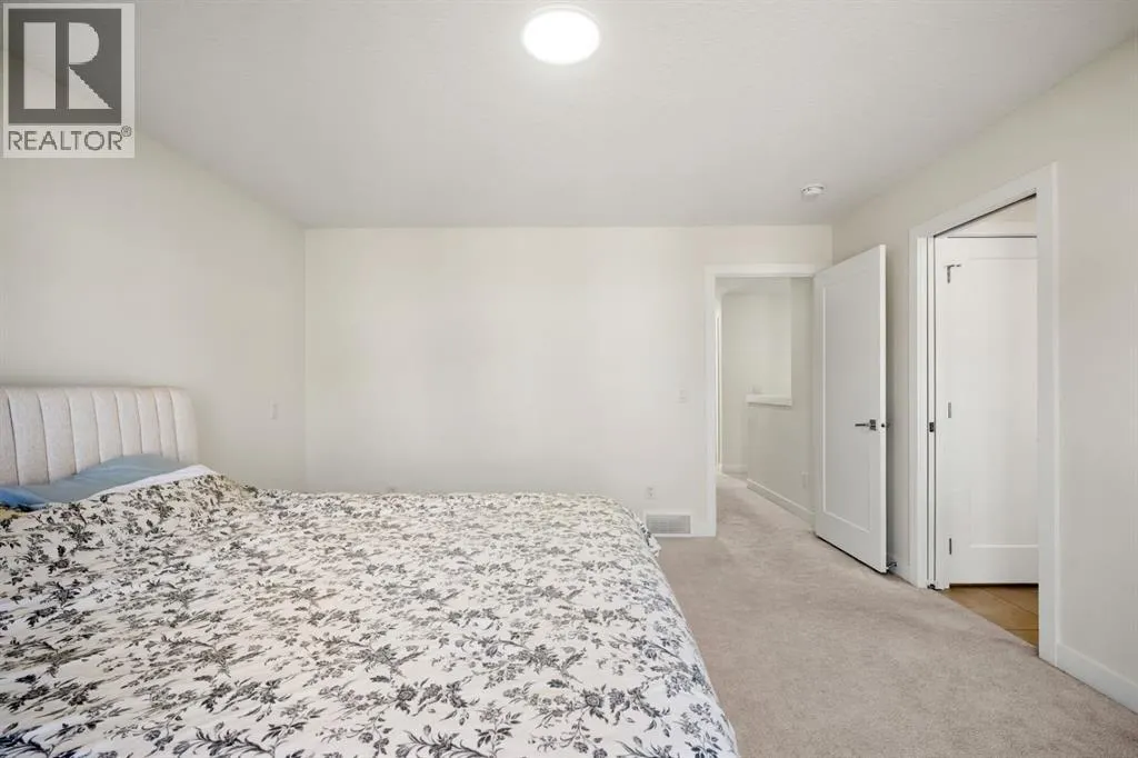 108 Carringsby Manor NW