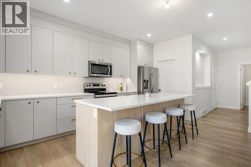 108 Carringsby Manor NW