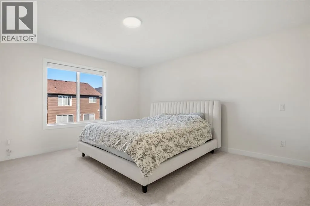 108 Carringsby Manor NW