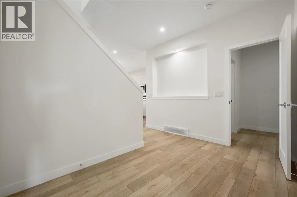 108 Carringsby Manor NW
