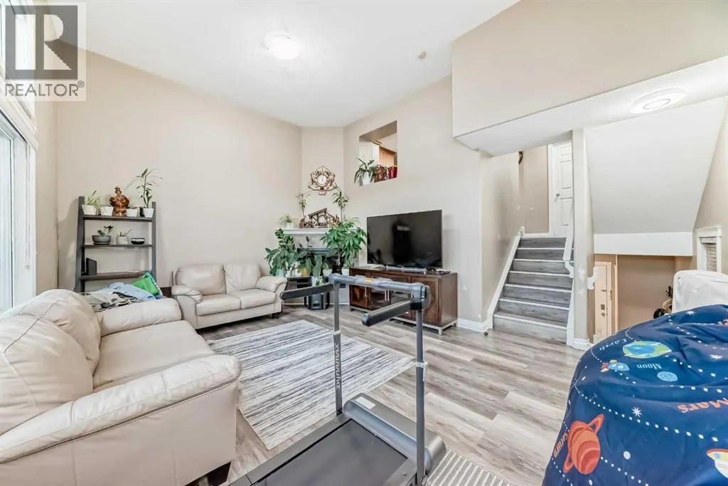 14 DOVER Mews SE