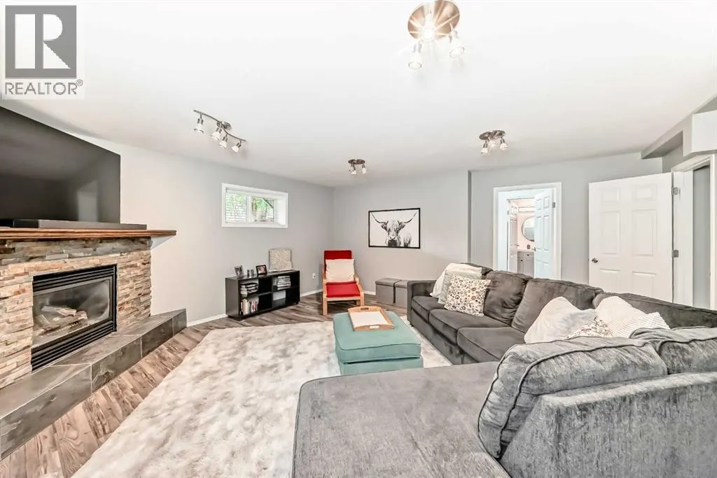 47 Willowbrook Drive NW