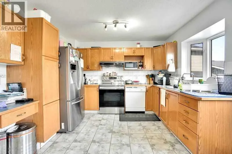 8 MARTIN CROSSING Crescent NE