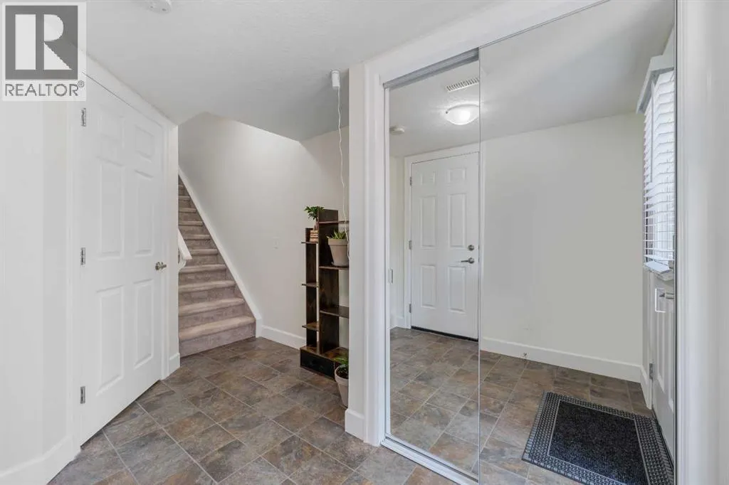 60 Windstone Green SW