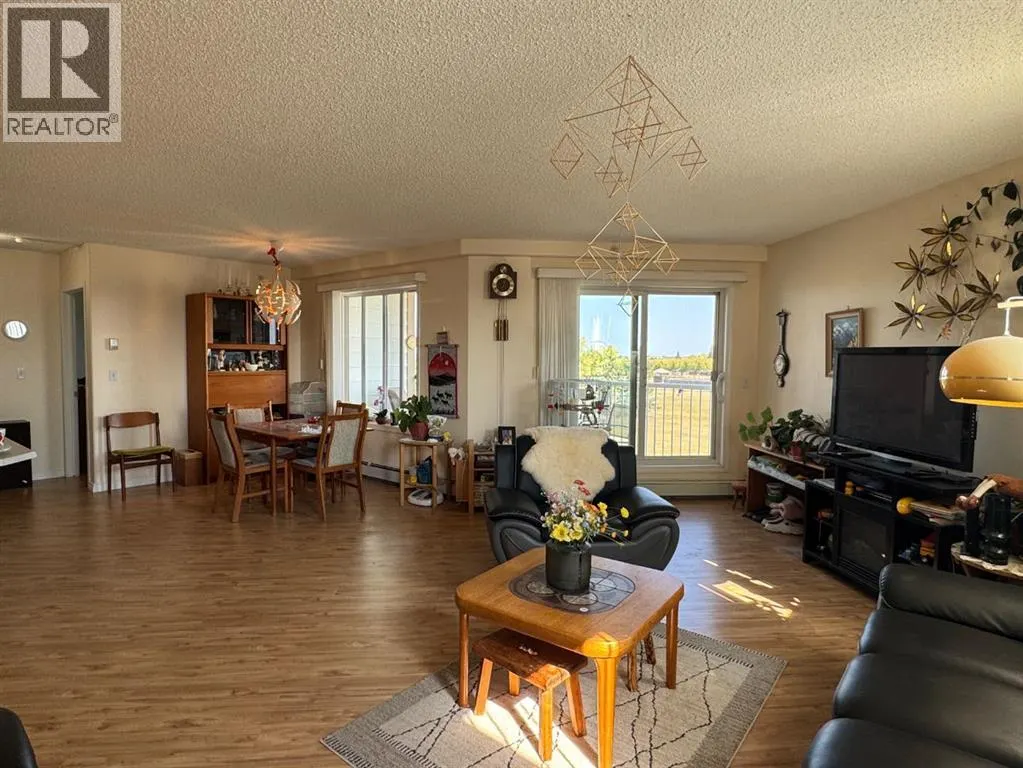 401, 9932 100 Avenue