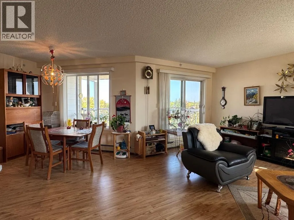 401, 9932 100 Avenue