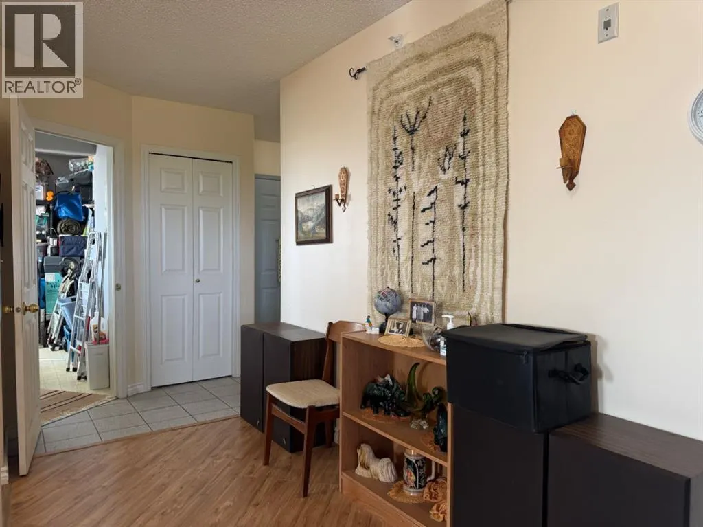401, 9932 100 Avenue