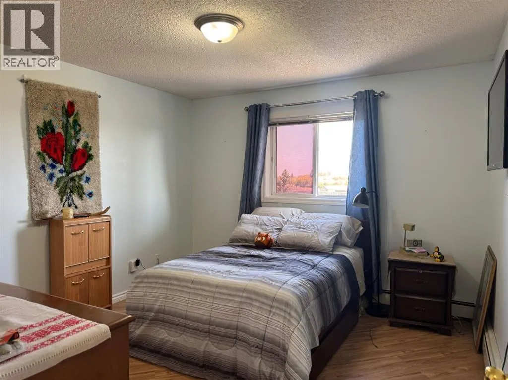 401, 9932 100 Avenue