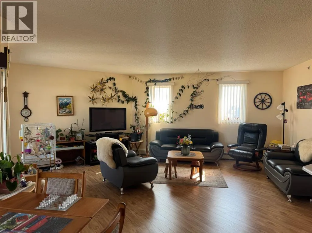 401, 9932 100 Avenue