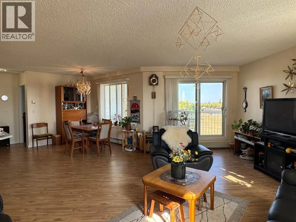 401, 9932 100 Avenue