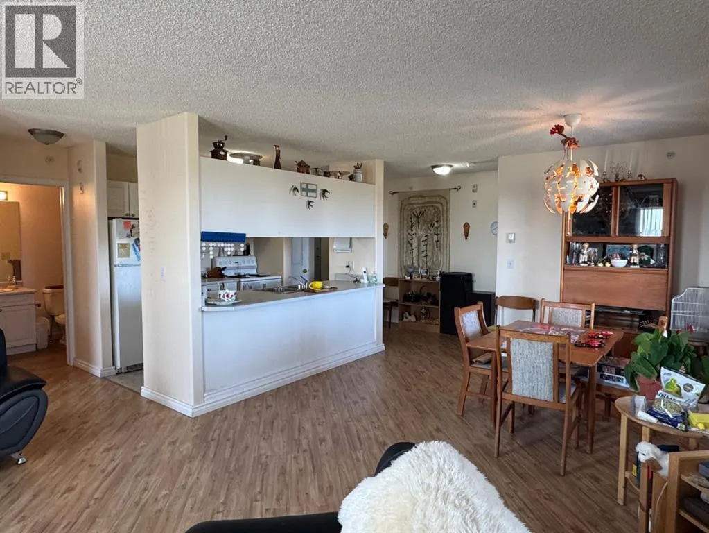 401, 9932 100 Avenue