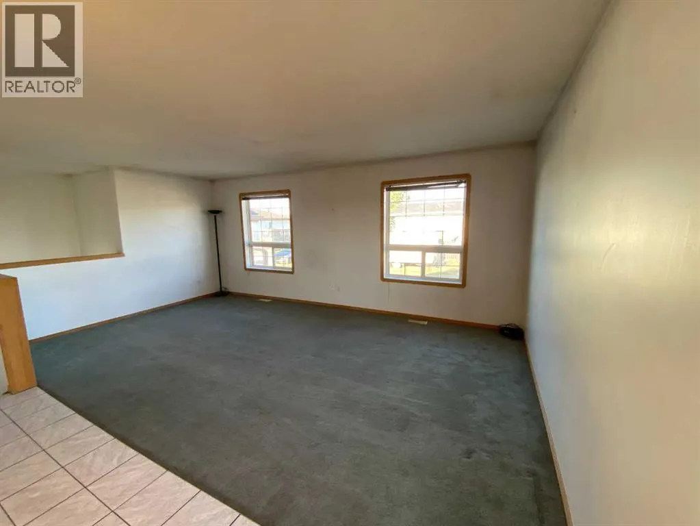 1A, 104 Upland Trail W