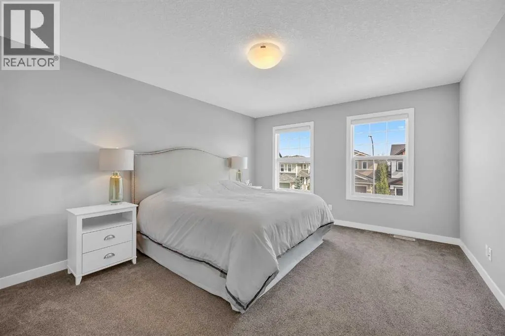 199 Evansglen Circle NW