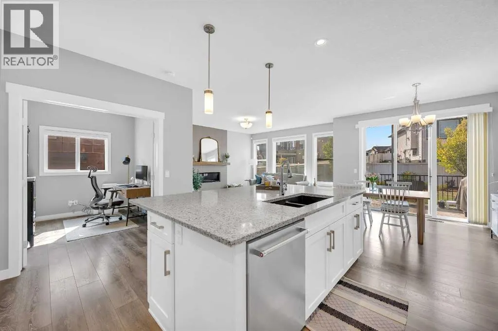 199 Evansglen Circle NW