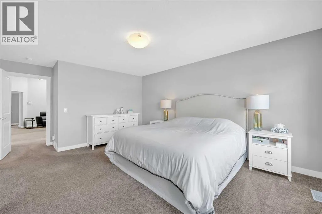 199 Evansglen Circle NW