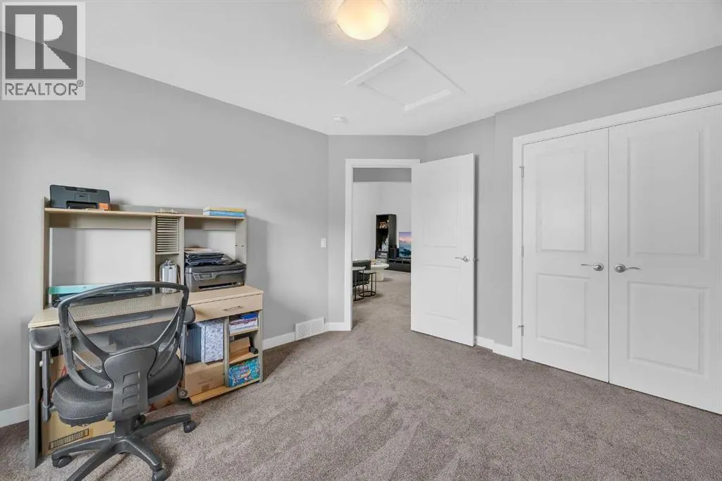 199 Evansglen Circle NW