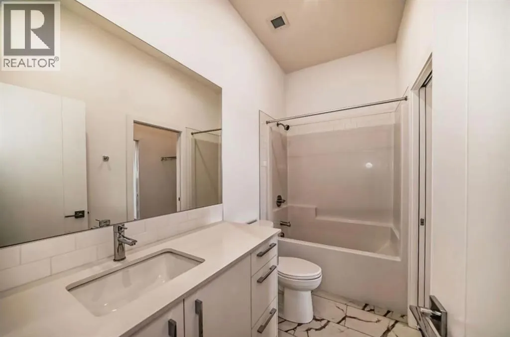 2425, 60 Skyview Ranch Road NE