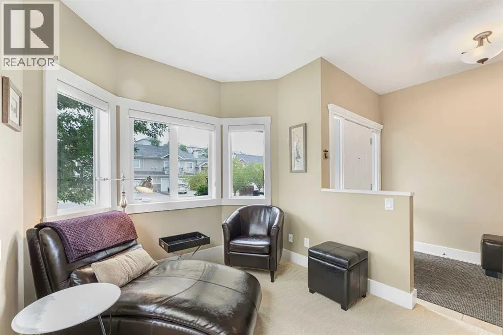 533 Rocky Vista Gardens NW