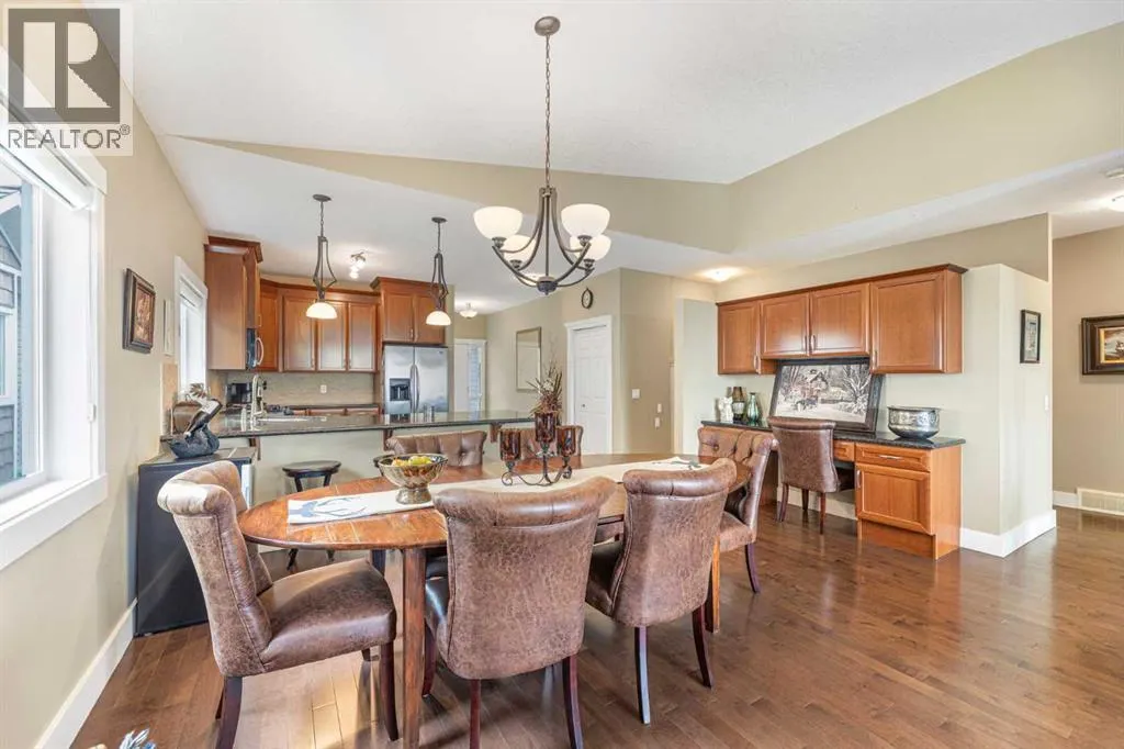 533 Rocky Vista Gardens NW