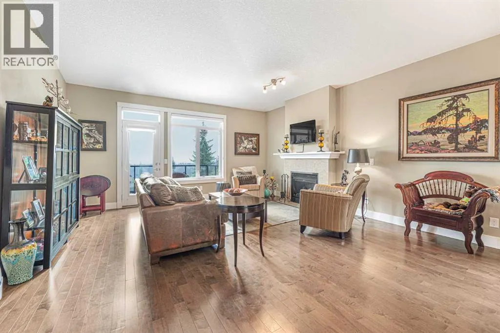 533 Rocky Vista Gardens NW