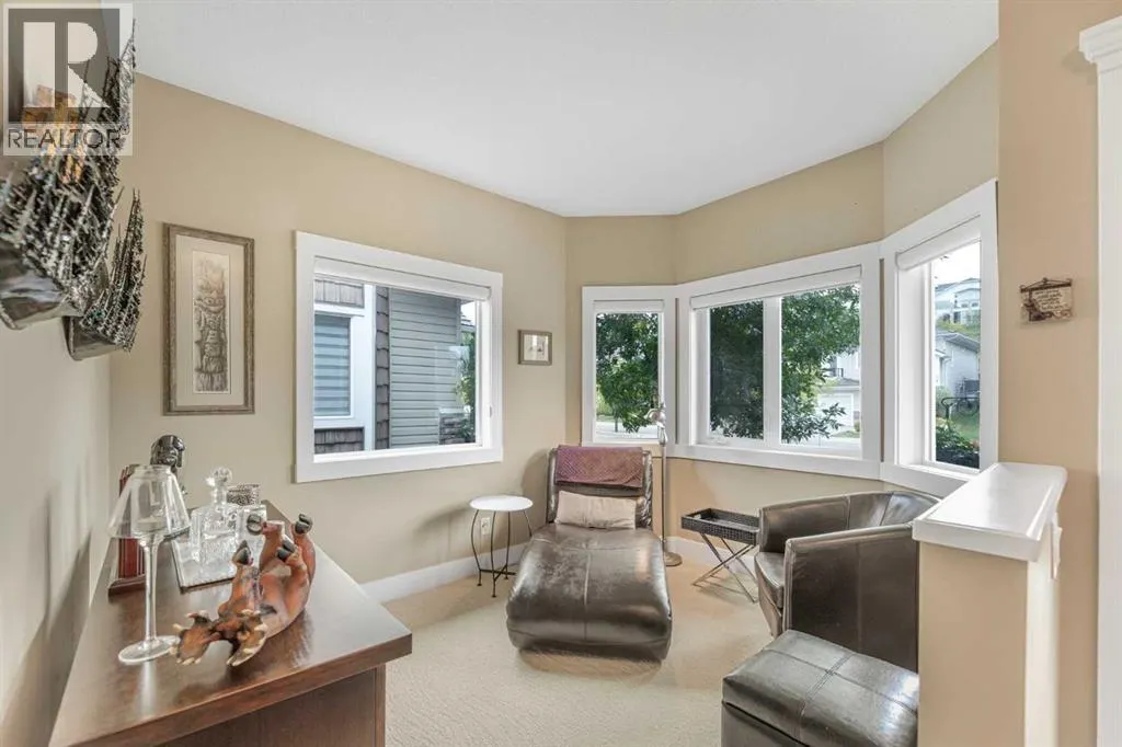 533 Rocky Vista Gardens NW