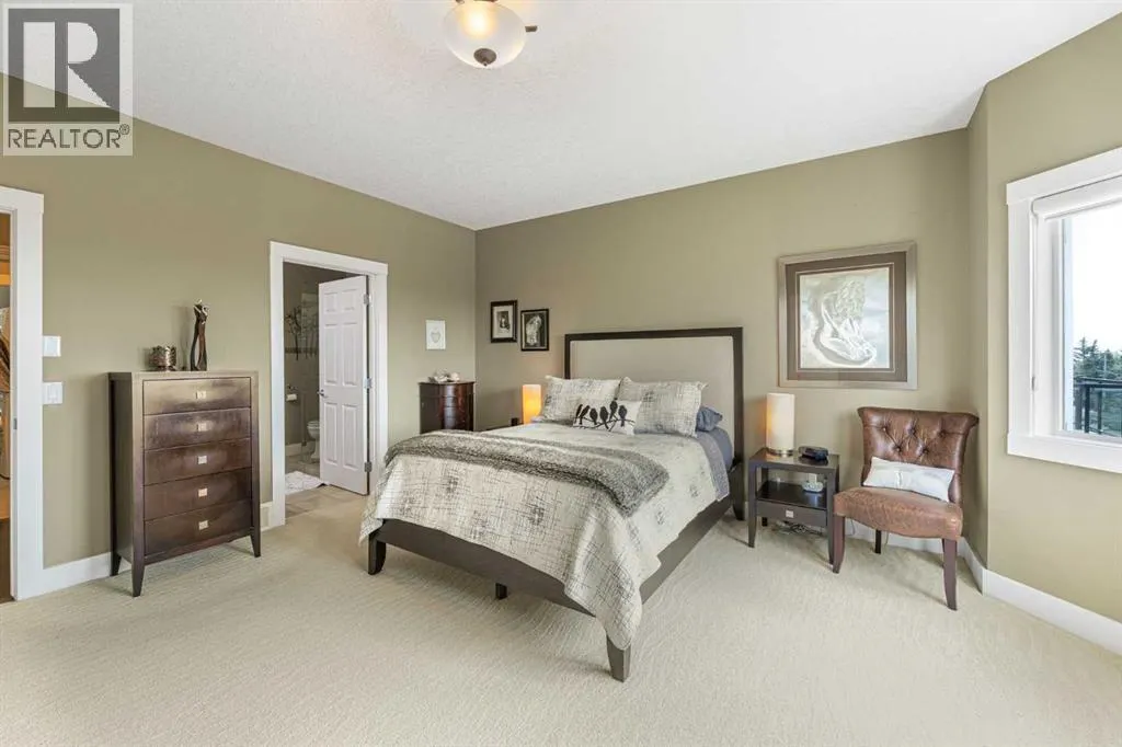 533 Rocky Vista Gardens NW