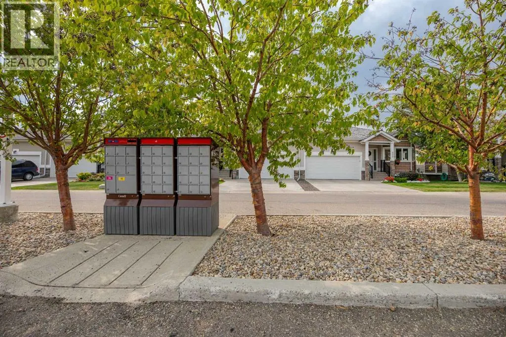 533 Rocky Vista Gardens NW