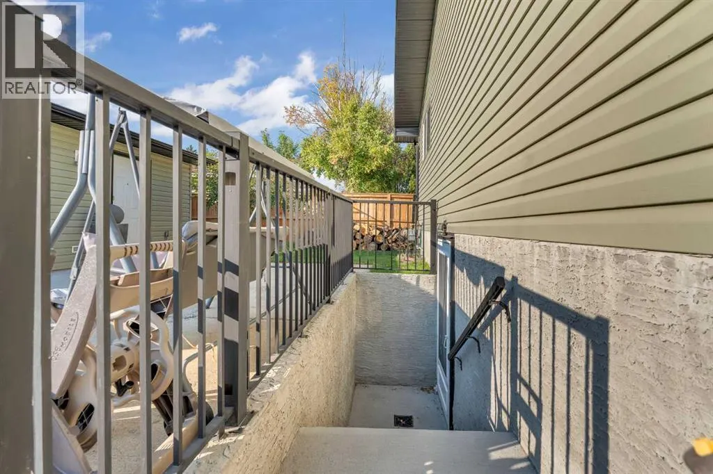 2003 Pinepoint Road NE