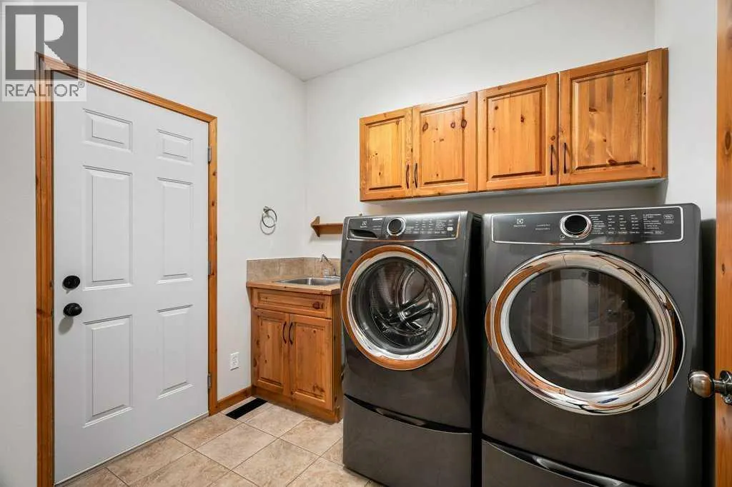 136 Cranwell Crescent SE