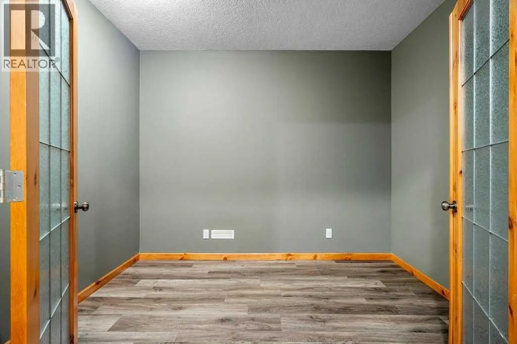 136 Cranwell Crescent SE