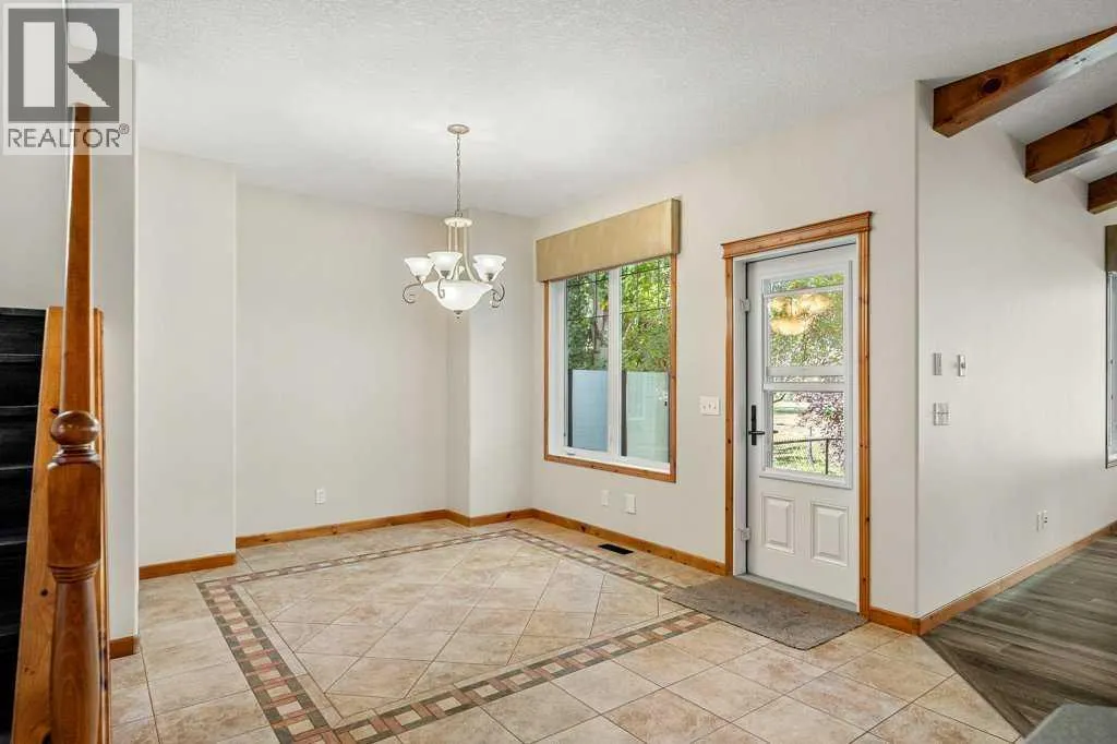 136 Cranwell Crescent SE
