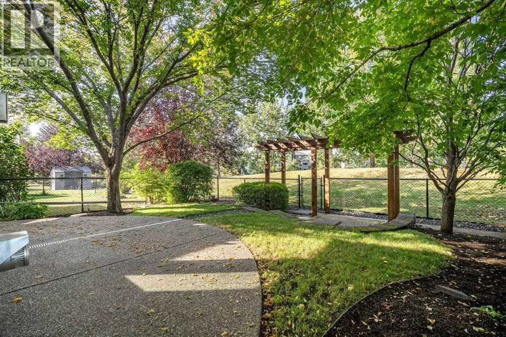 136 Cranwell Crescent SE