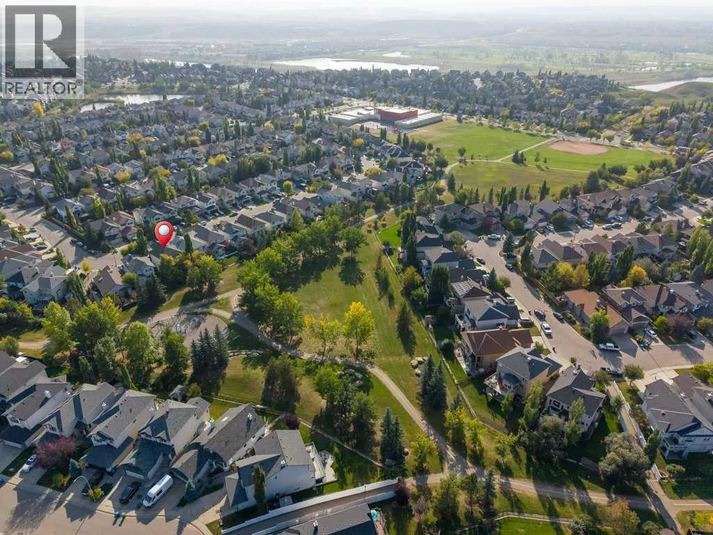 136 Cranwell Crescent SE