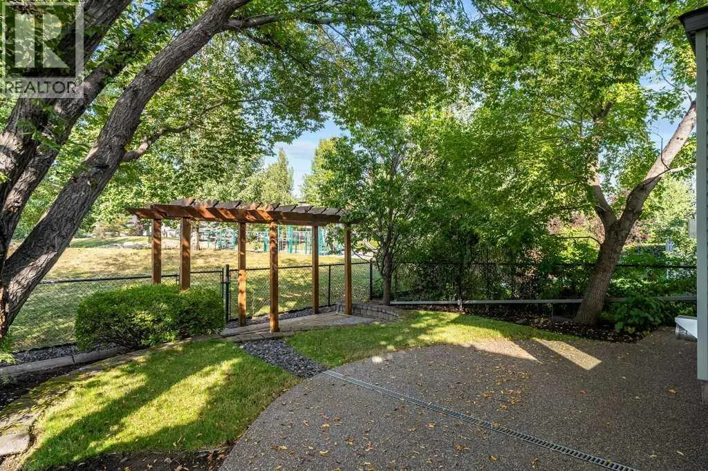136 Cranwell Crescent SE