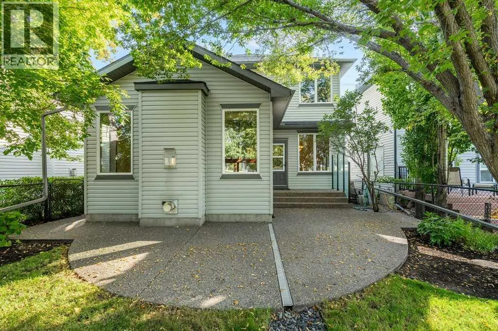 136 Cranwell Crescent SE