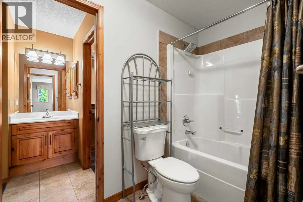 136 Cranwell Crescent SE