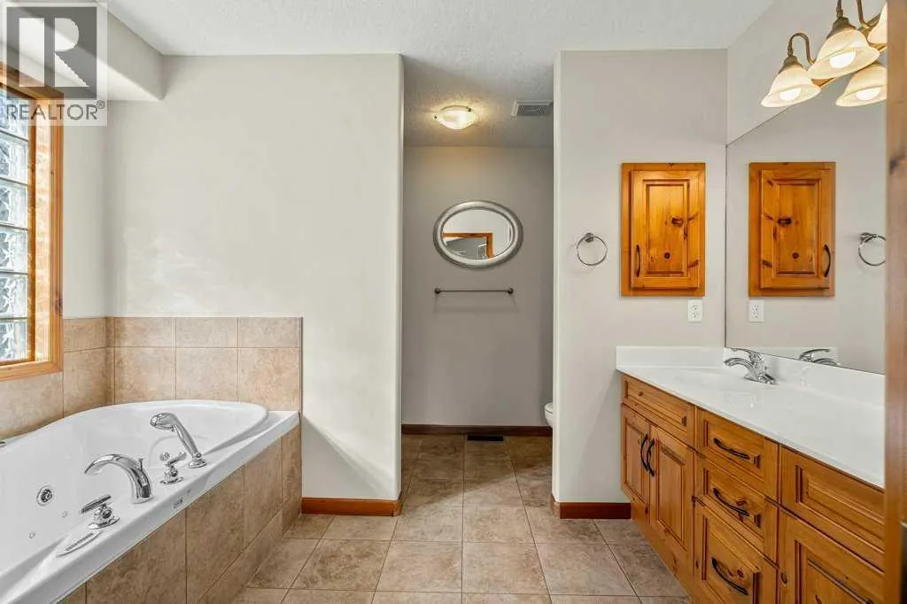 136 Cranwell Crescent SE