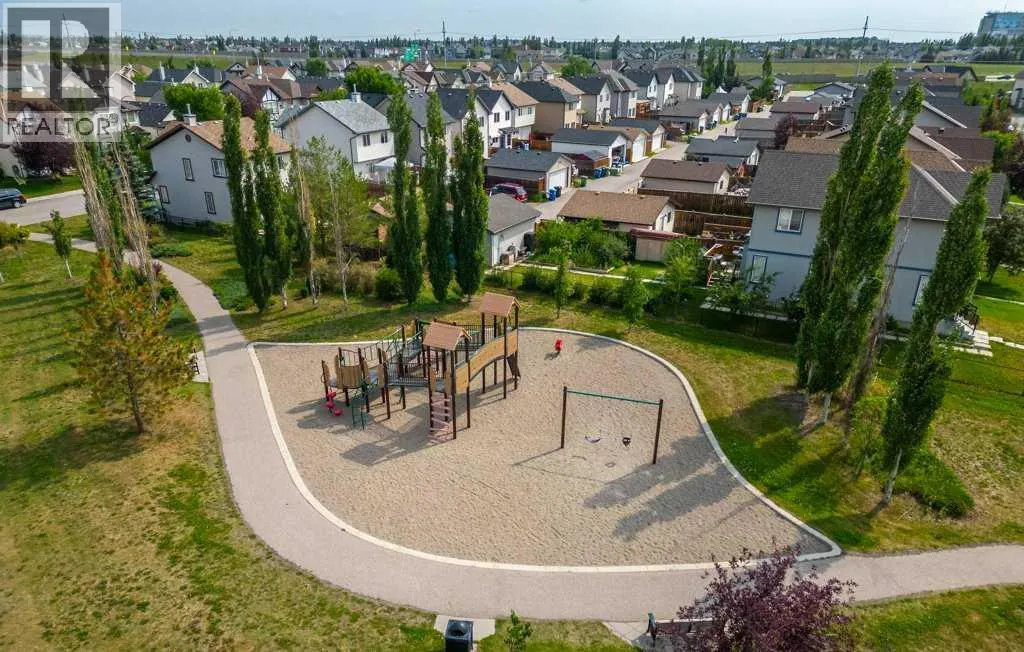 136 Cranwell Crescent SE
