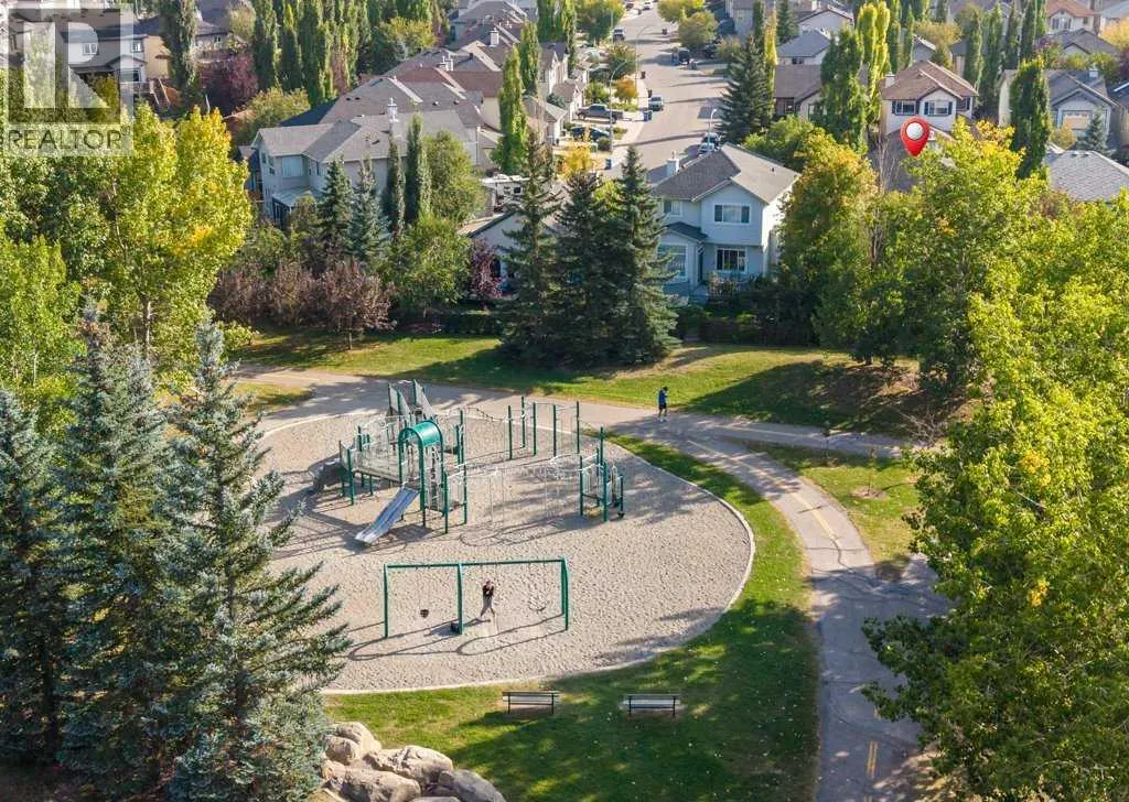 136 Cranwell Crescent SE