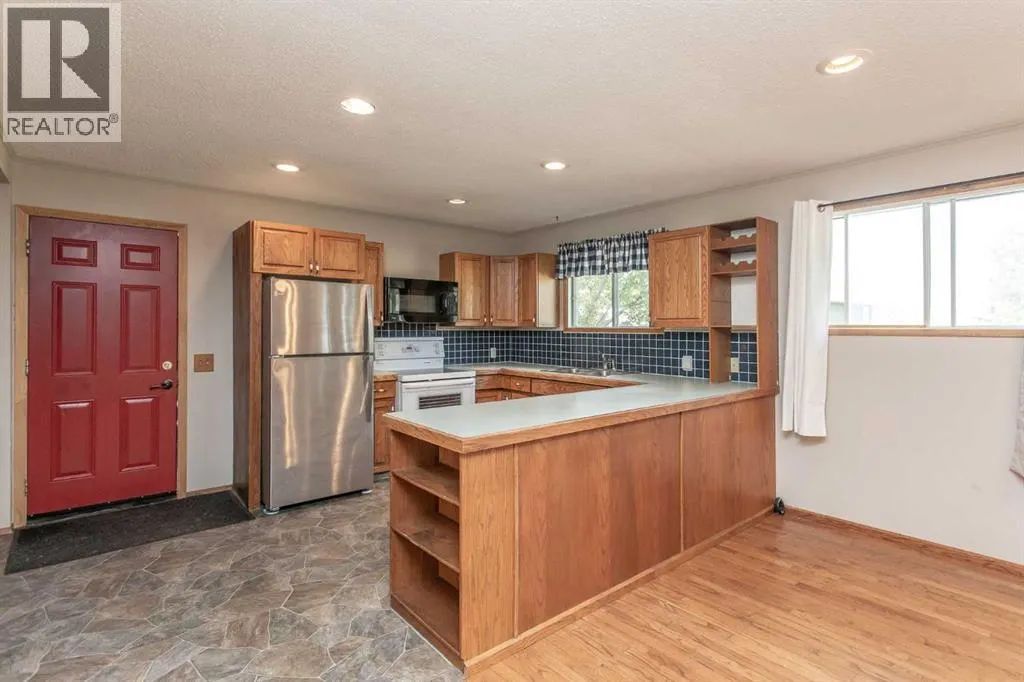 132, 28128 Township Road 412 Township