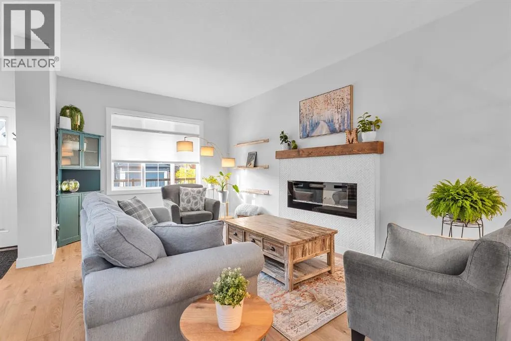 32 Legacy Reach Crescent SE