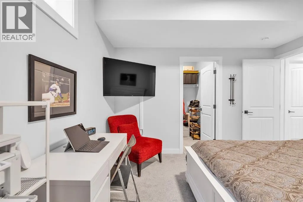 32 Legacy Reach Crescent SE