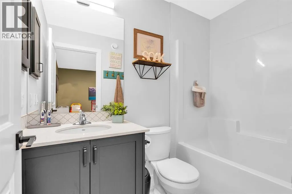 32 Legacy Reach Crescent SE