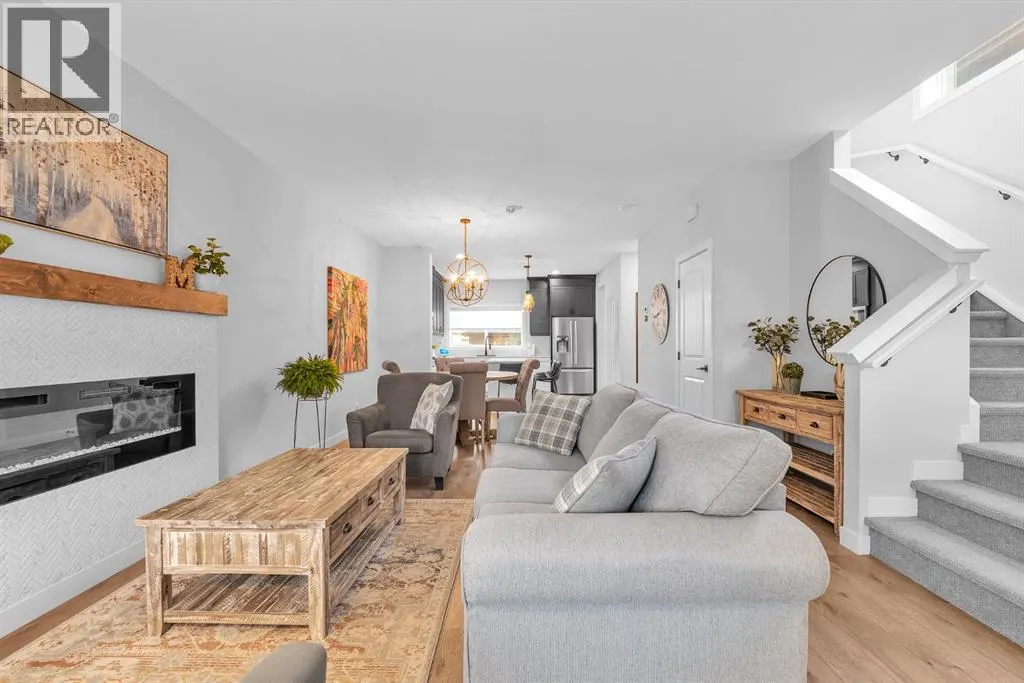32 Legacy Reach Crescent SE