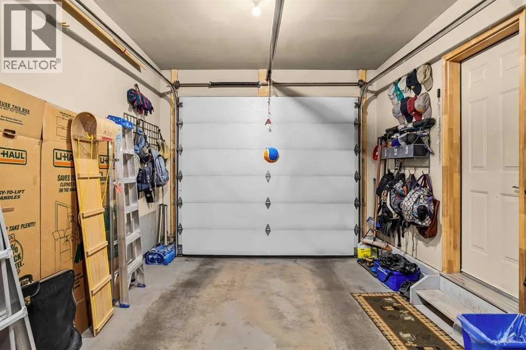 27, 137 Wapiti Close