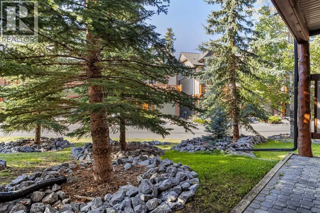 27, 137 Wapiti Close