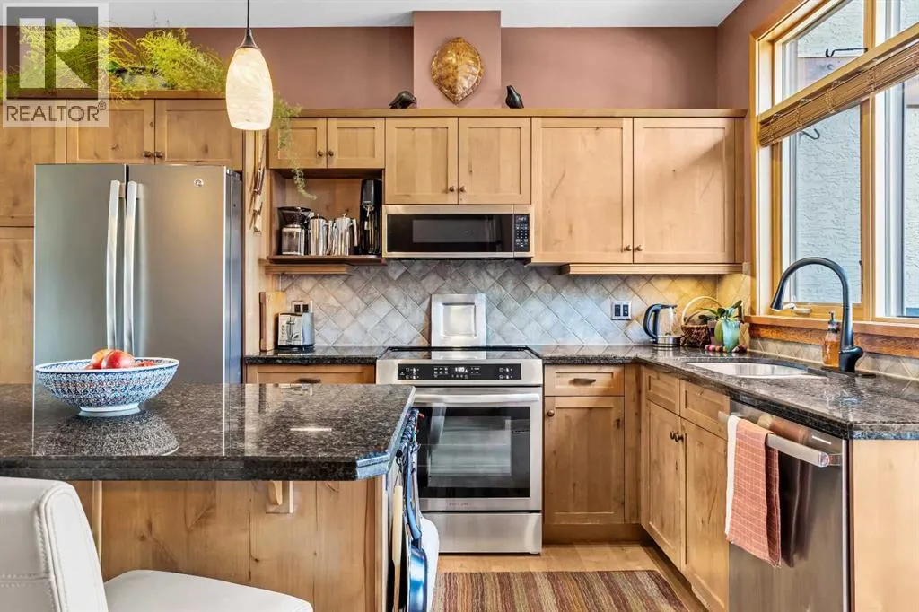 27, 137 Wapiti Close
