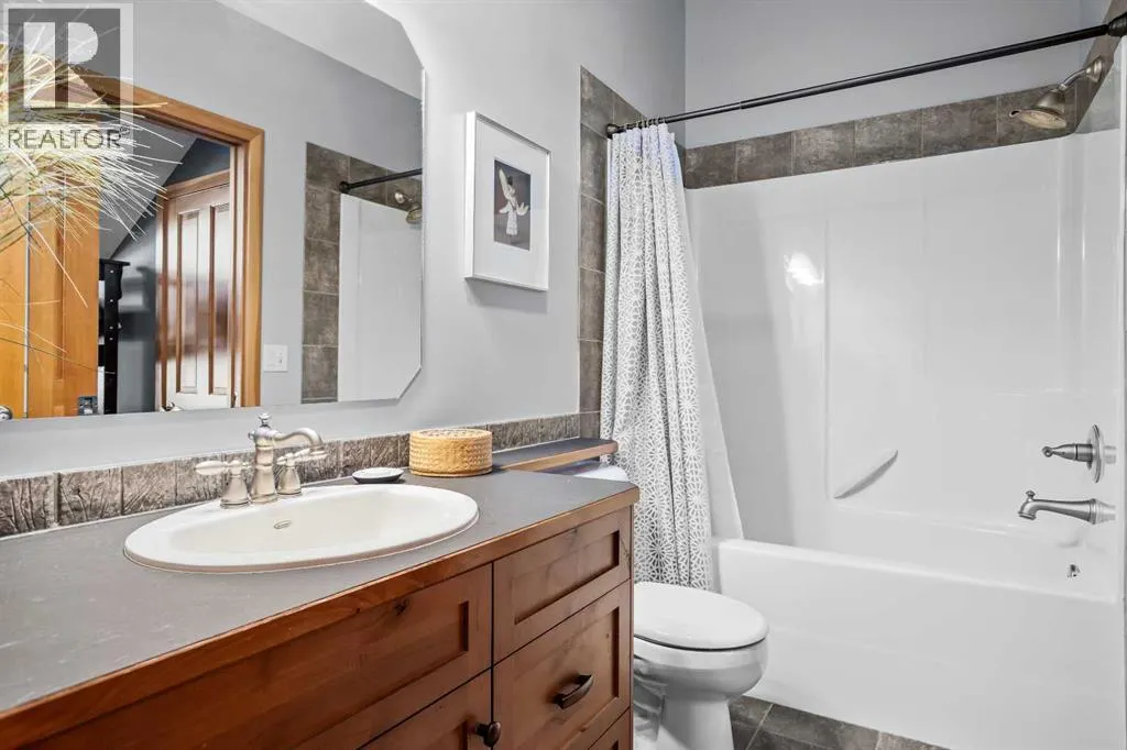 27, 137 Wapiti Close